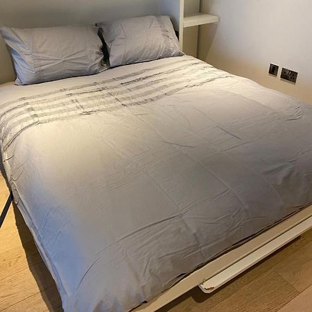 Luxury Canary Wharf One Bedroom Apartment In The Heart Of Лондон Екстериор снимка